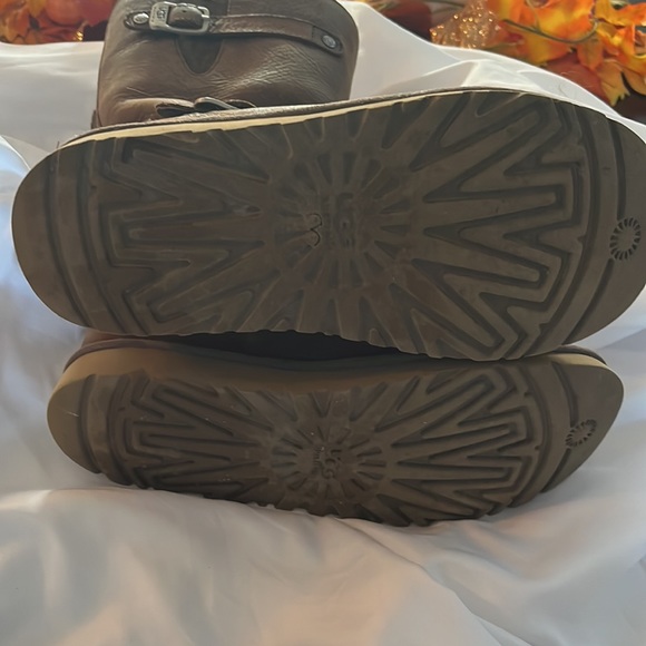 UGG zippered boots, size 36 - Picture 6 of 8